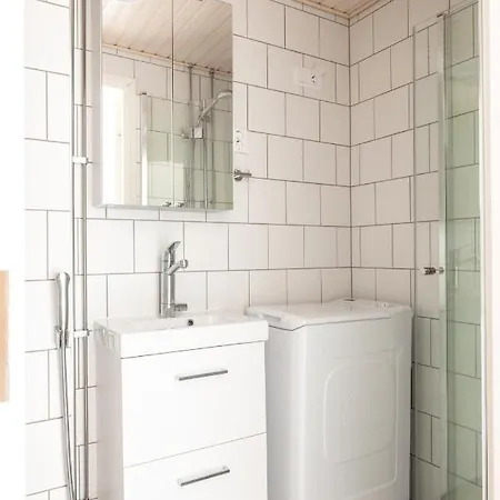 2ndhomes Cozy High-quality Studio In Kluuvi With Balcony 公寓