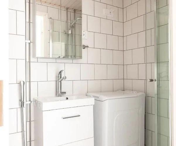 2ndhomes Cozy High-quality Studio In Kluuvi With Balcony Apartmán